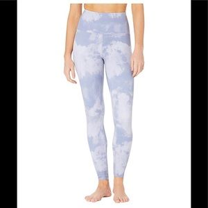 Olympus High Waisted Midi Leggings